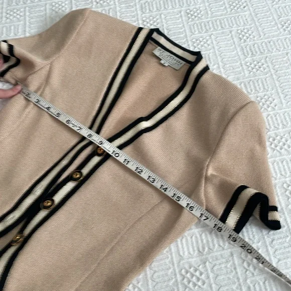 St. John Beige Short Sleeve Sweater luxury - Picture 9 of 16